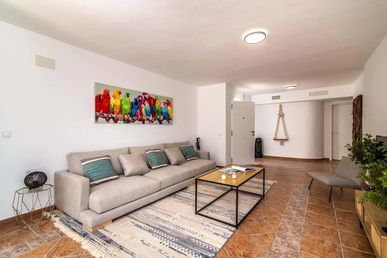 Palm Tree Villa - 5Bdr Paradise Pool / Chill Out Beds Torremolinos