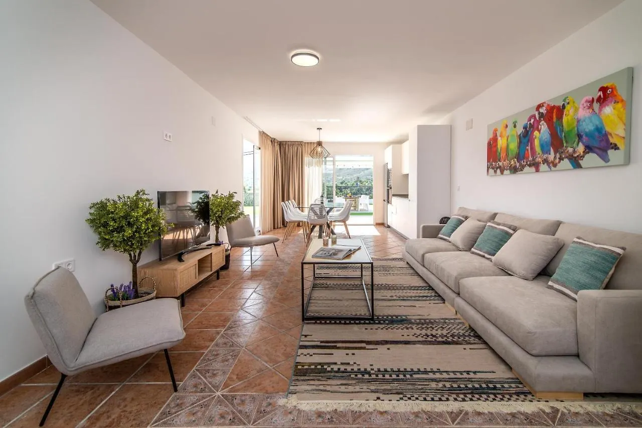 Palm Tree Villa - 5Bdr Paradise Pool / Chill Out Beds Torremolinos