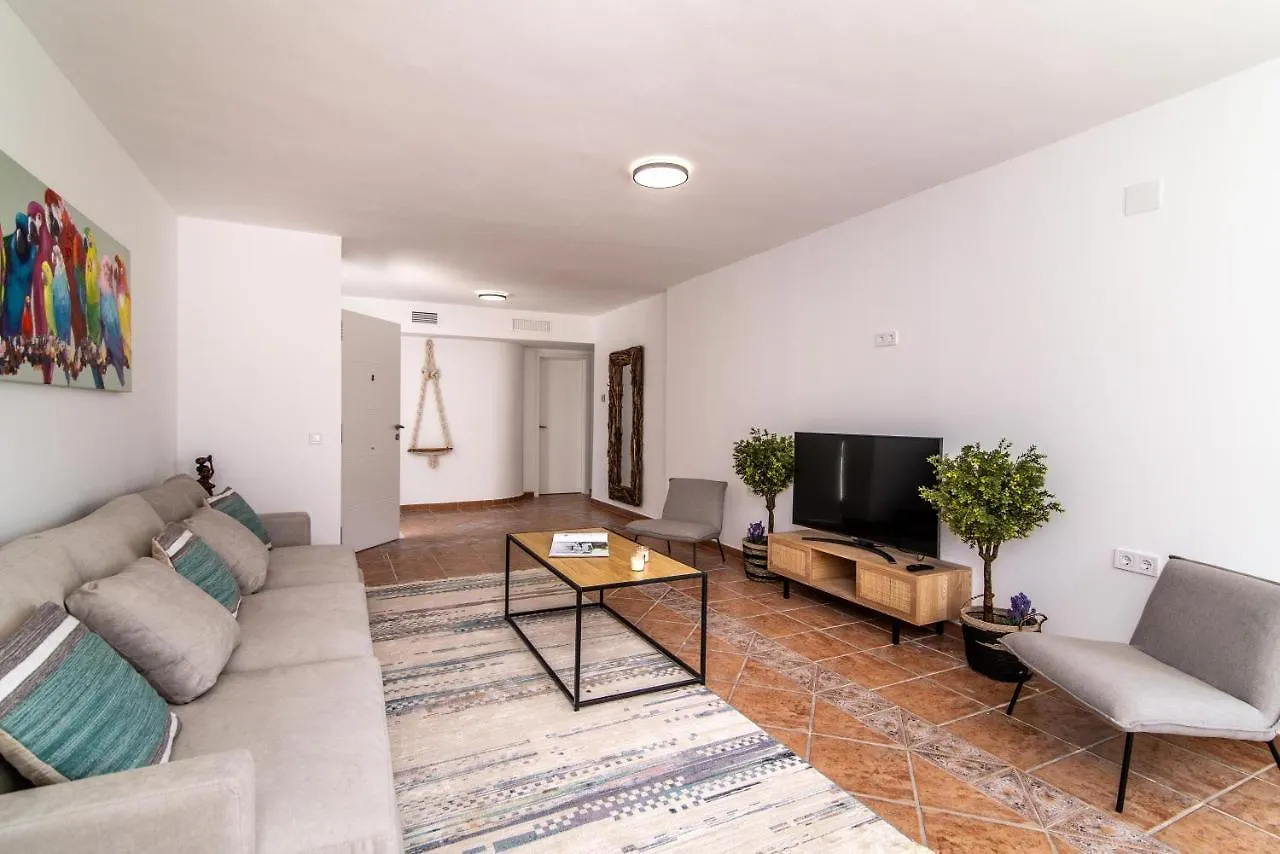 Palm Tree Villa - 5Bdr Paradise Pool / Chill Out Beds Torremolinos