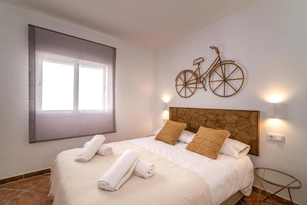 Palm Tree Villa - 5Bdr Paradise Pool / Chill Out Beds Torremolinos