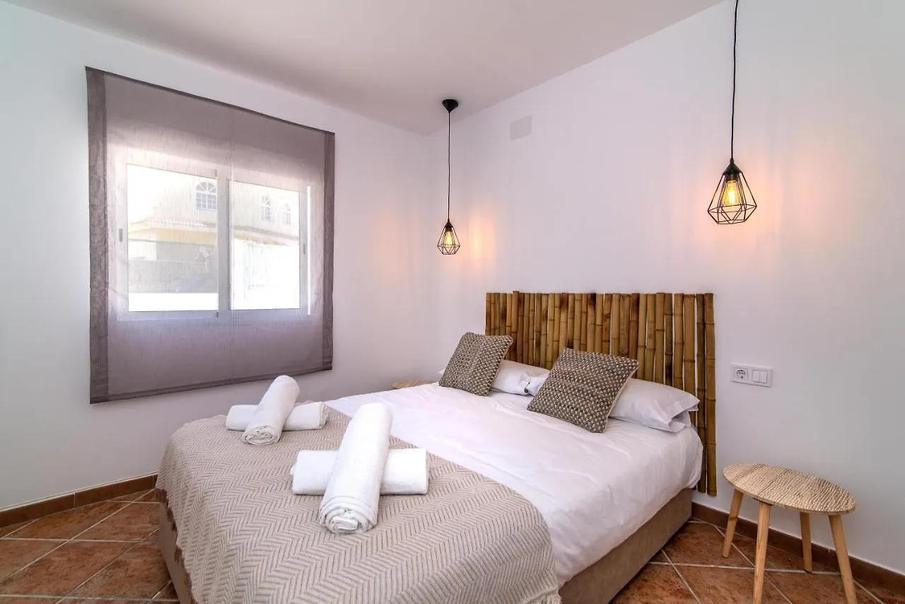 Palm Tree Villa - 5Bdr Paradise Pool / Chill Out Beds Torremolinos Spanyolország
